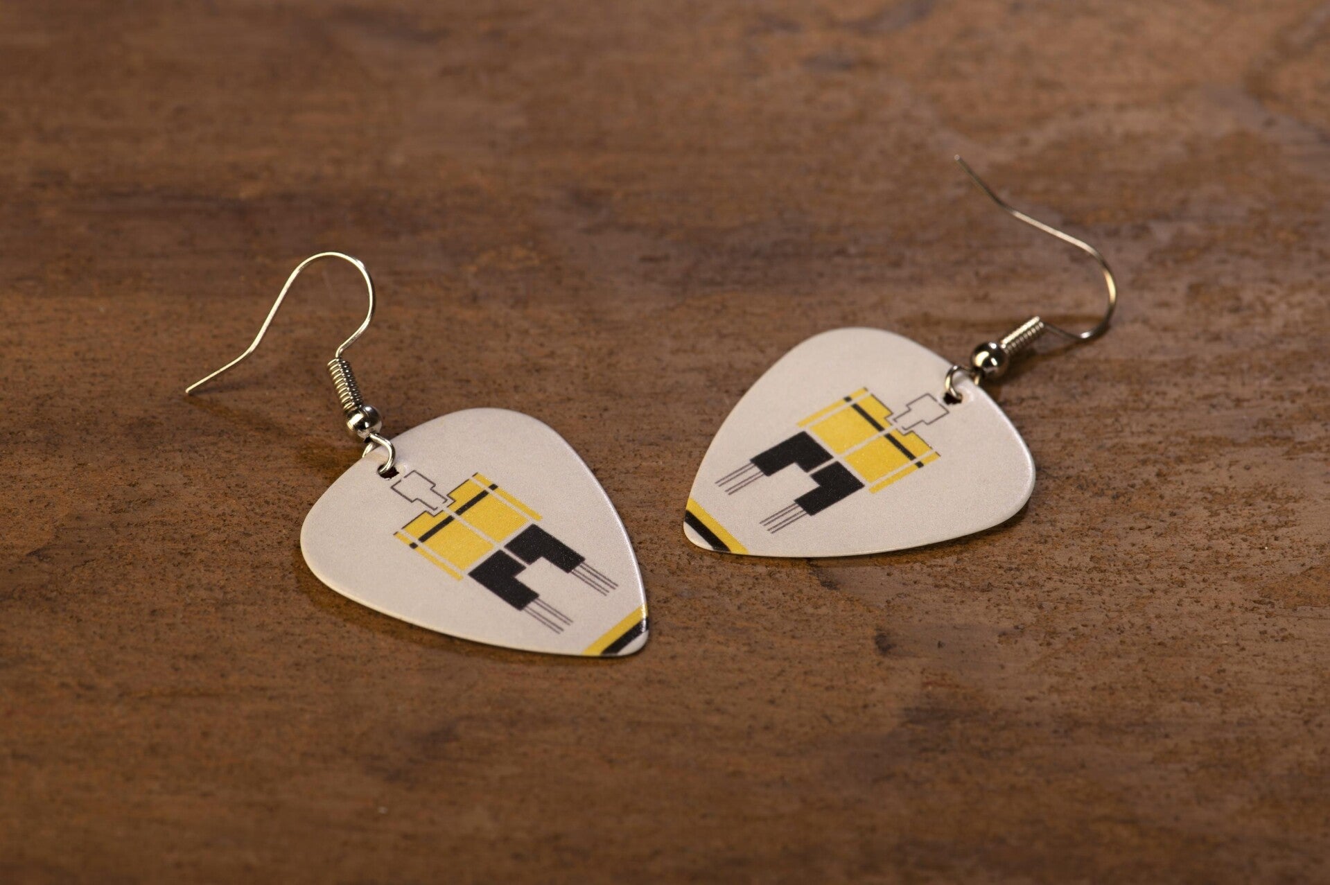 Oorbellen Nea geel zwart