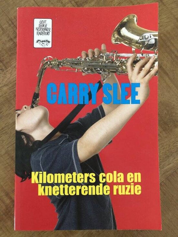 Carry Slee; Kilometers cola en knetterende ruzie.