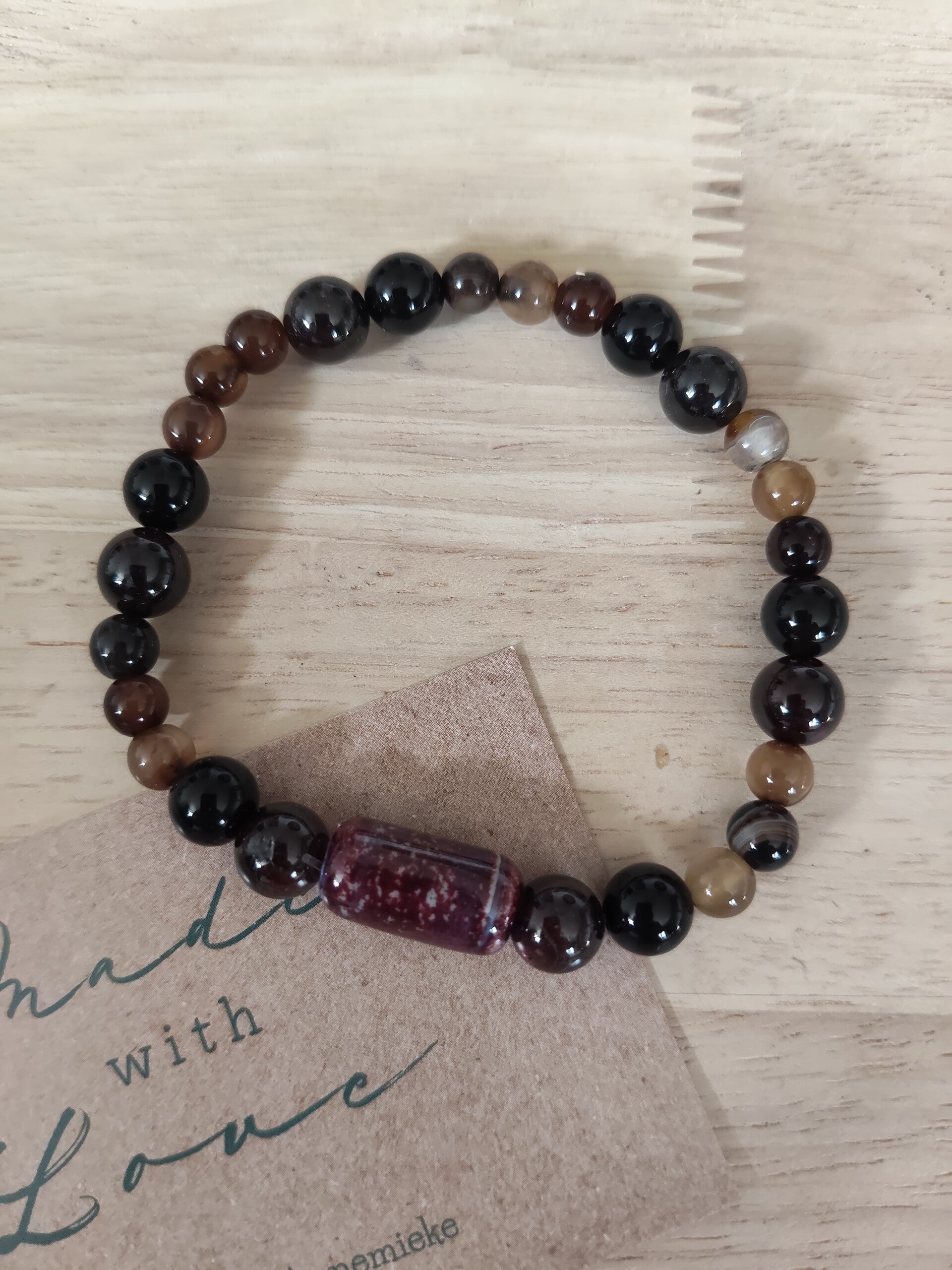 Armbandje mt 18