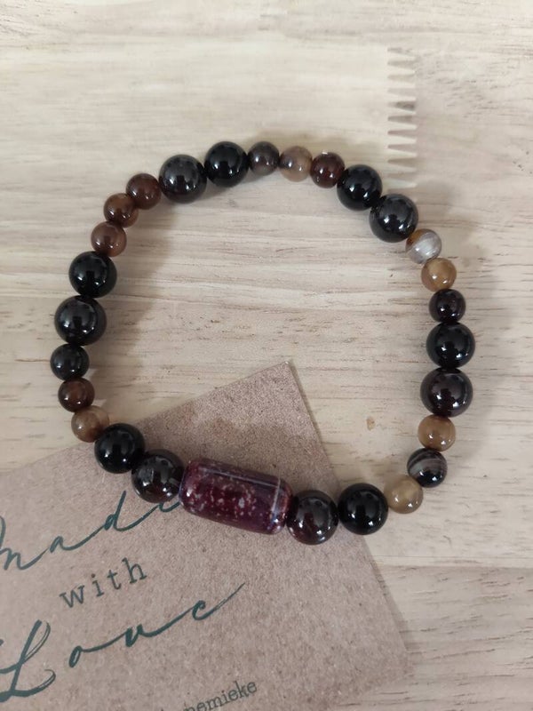 Armbandje mt 18