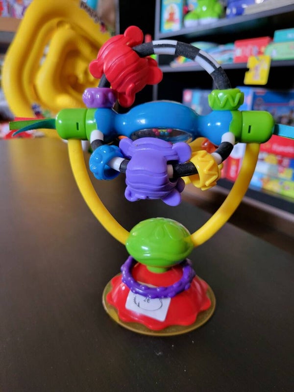 Hochet sensoriel avec ventouse