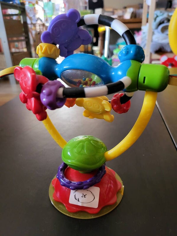 Hochet sensoriel avec ventouse