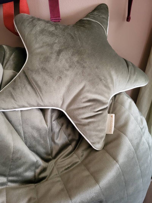 Ciel de lit + pouf + coussin étoilé