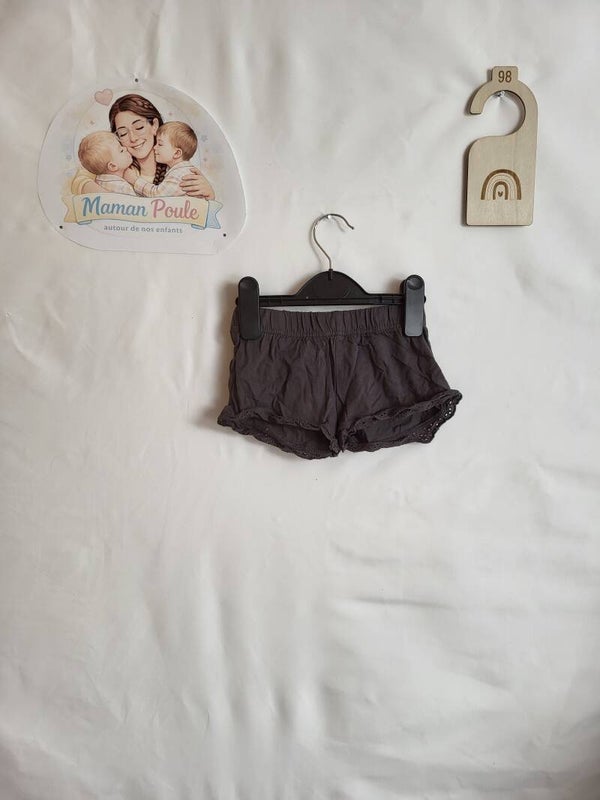 Short noir à volants T98