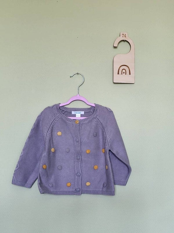 Gilet gris à boutons avec pompoms T74