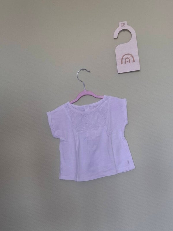 Blouse blanche en dentelle sur le dessus T68