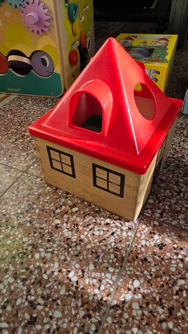 Maison avec formes à imbriquer