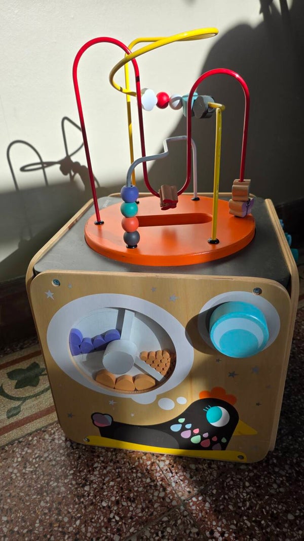 Cube d'éveil multi-activités