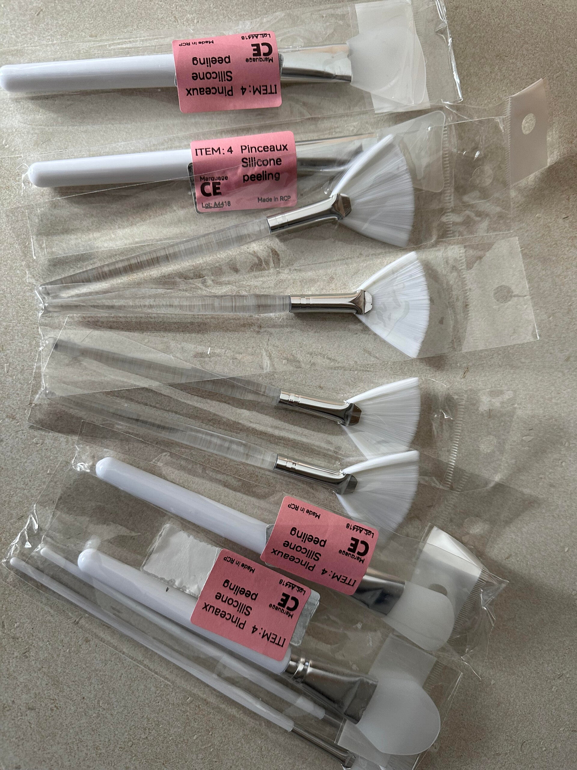 Ensemble de 4 pinceaux en silicone médical + 4 pinceaux en nylon pour PEELING A GLYCOLIQUE