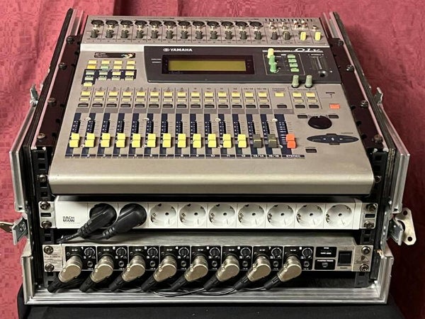 Digitale 16 kanaals mixer