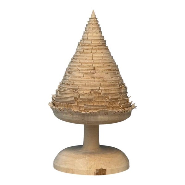 Handgedrechselter Kleiner Weihnachtsbaum aus Haselnussholz