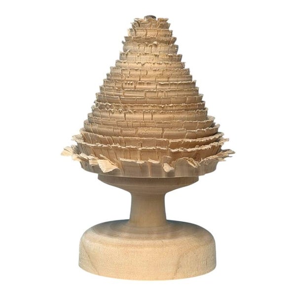 Handgedrechselter Kleiner Weihnachtsbaum aus Haselnussholz