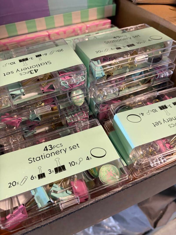 Boite de rangement accessoires divers bureau