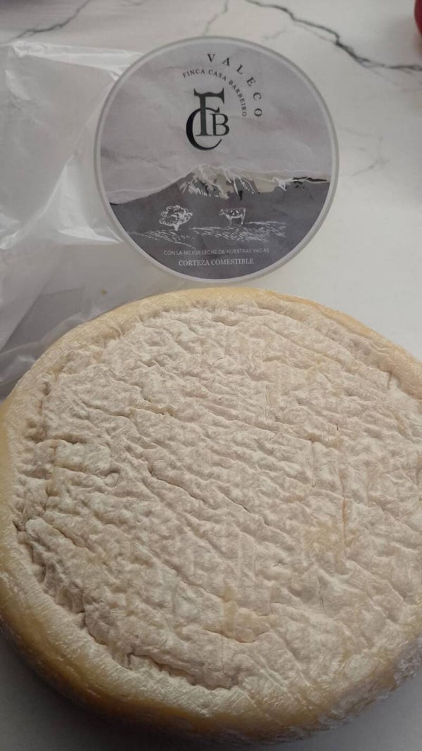 Queso de Vaca Valeco Pasta Blanca "4 semanas" 700grs aprox (Finca Casa Barbeiro)