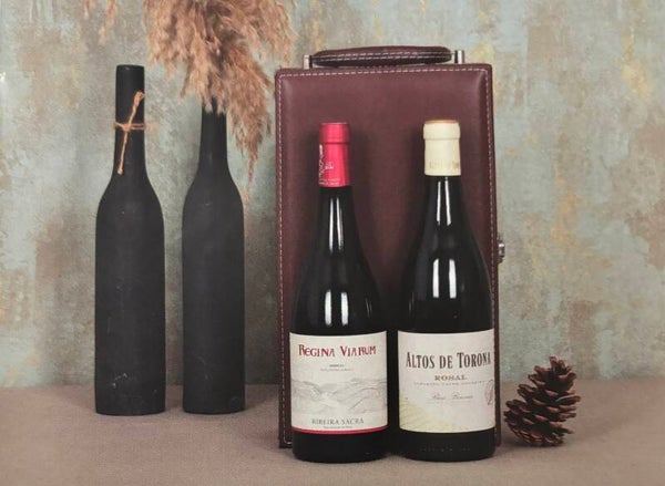 UD 37: Estuche de Cuero con 2 Botellas