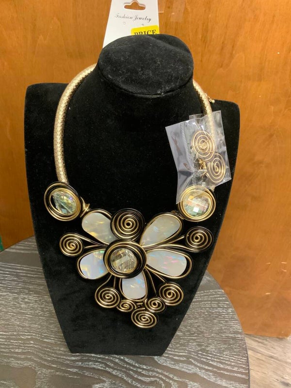 Gold and Black Necklace Earrings set