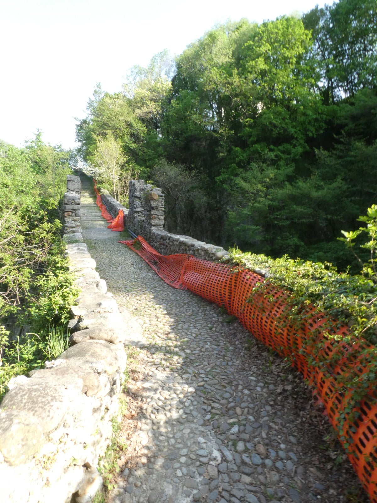 Le pont suspendu / Ubiale Clanezzo / Lombardie / Italie / sommaire ...