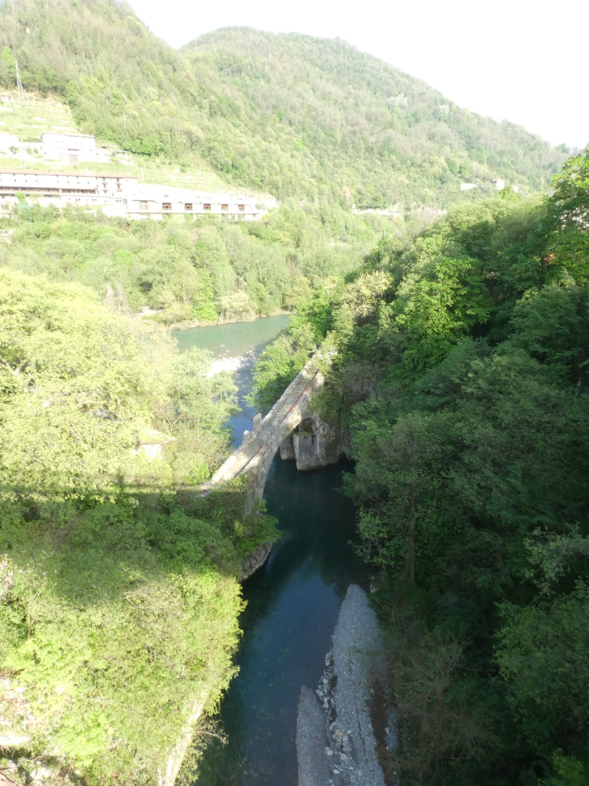 Le pont suspendu / Ubiale Clanezzo / Lombardie / Italie / sommaire ...