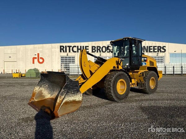 2016 Cat 930M Pala gommata