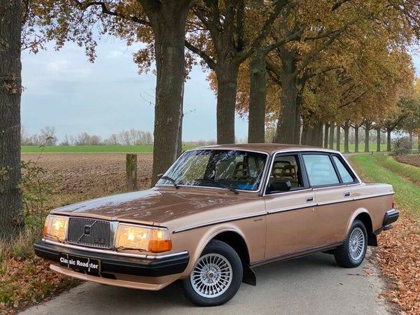VOLVO 264 GLE AUTOMAAT 1981, 148.200 KM, SCHUIFDAK, PRACHTIGE AUTO!