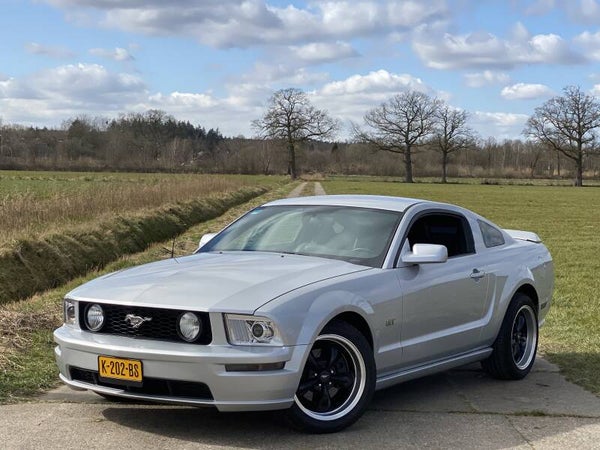 FORD MUSTANG 4.6 V8 305PK GT, HANDGESCHAKELD , AIRCO