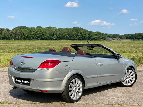 VERKOCHT! OPEL ASTRA TWINTOP 1.6 16V, LUXE UITVOERING, WEINIG KILOMETERS!