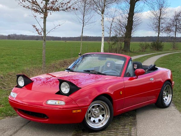 MAZDA MX5 NA 1.6 116PK, CLASSIC RED, ZEER NETTE STAAT!