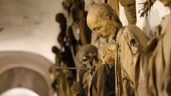 Oltre il velo: Catacombe e Cimiteri di Palermo