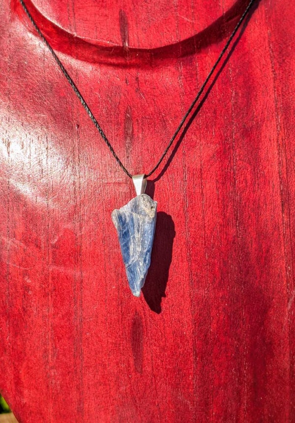 Pendentif Cyanite Bleue brute - qualité AA