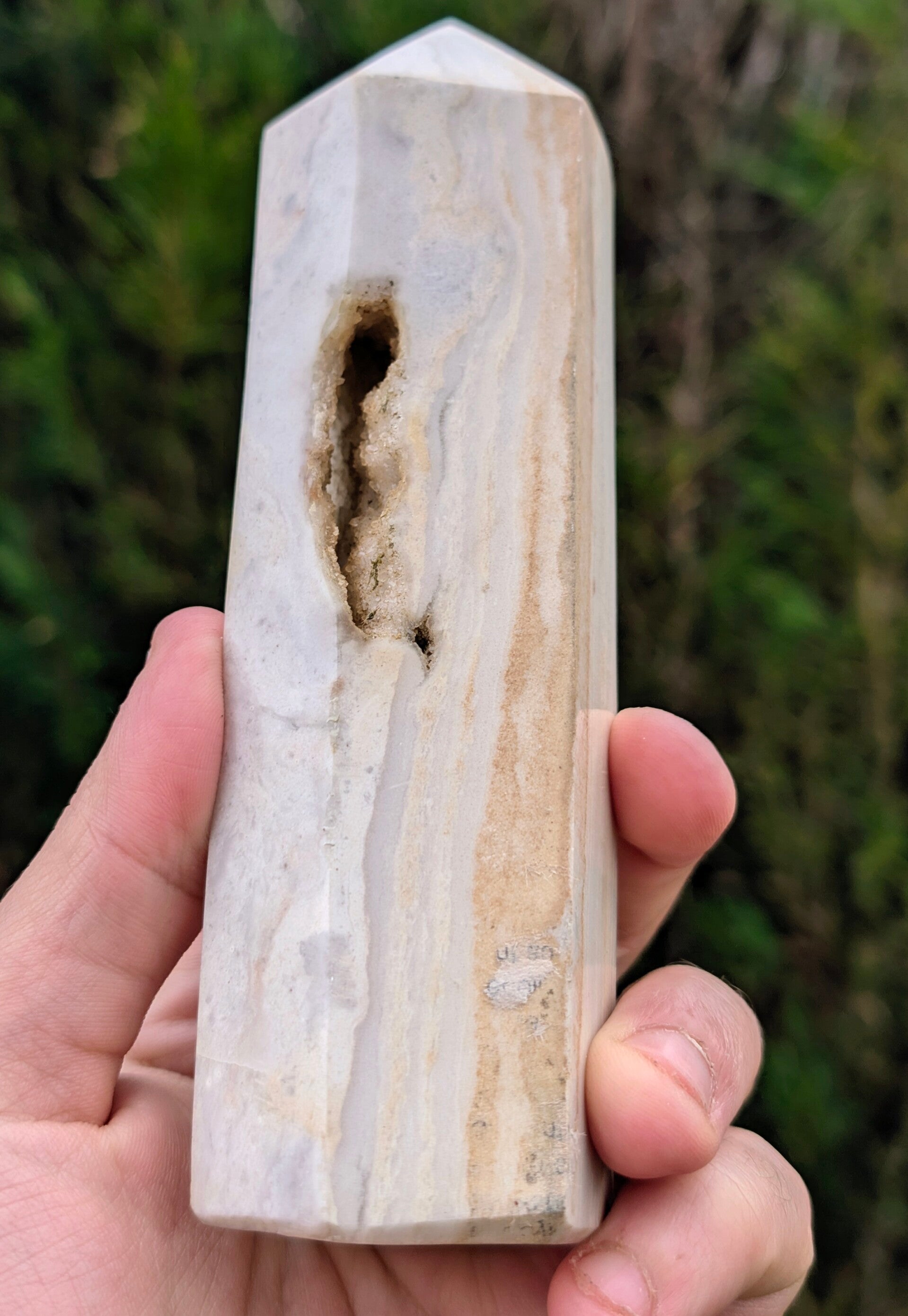 Tour en Agate Rubanée - Obélisque aux Strates Naturelles (432 g)