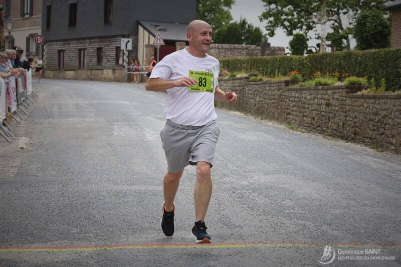 1f7a2837-standard-twtqur.jpg