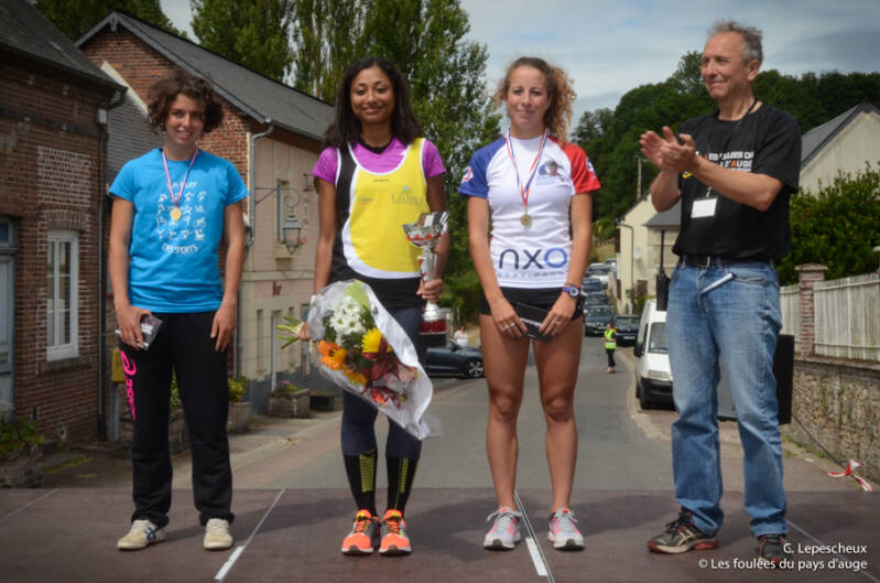 5km_podium_cl-75-standard-6hvvlr.jpg