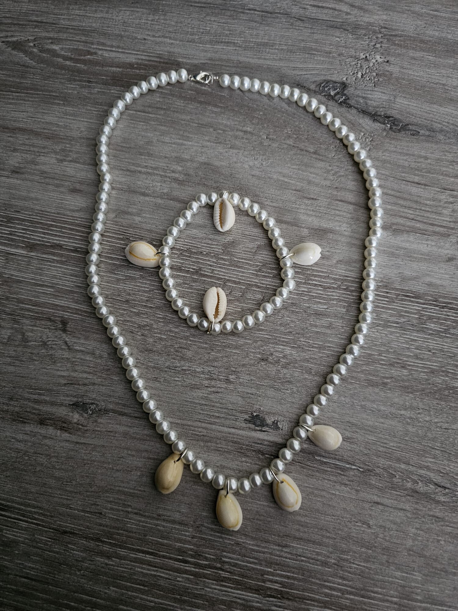 🌊 Parels & Schelpen Sieradenset – Ketting & Armband