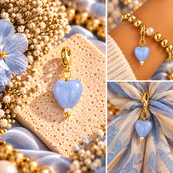 💙 Lichtblauwe Hart Bedel – Goudkleurig