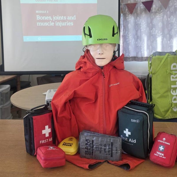 OUTDOOR FIRST AID