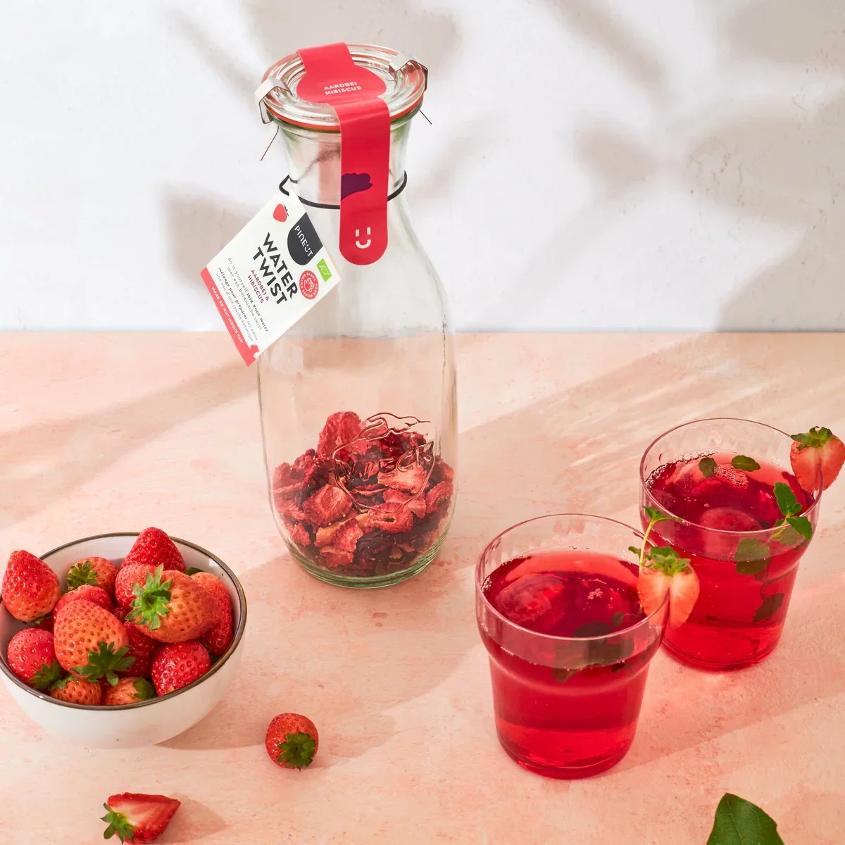 Pineut Watertwist Strawberry & Hibiscus BIO