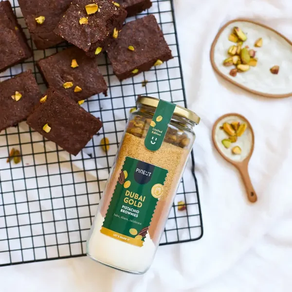 Pineut Brownies Dubai Gold