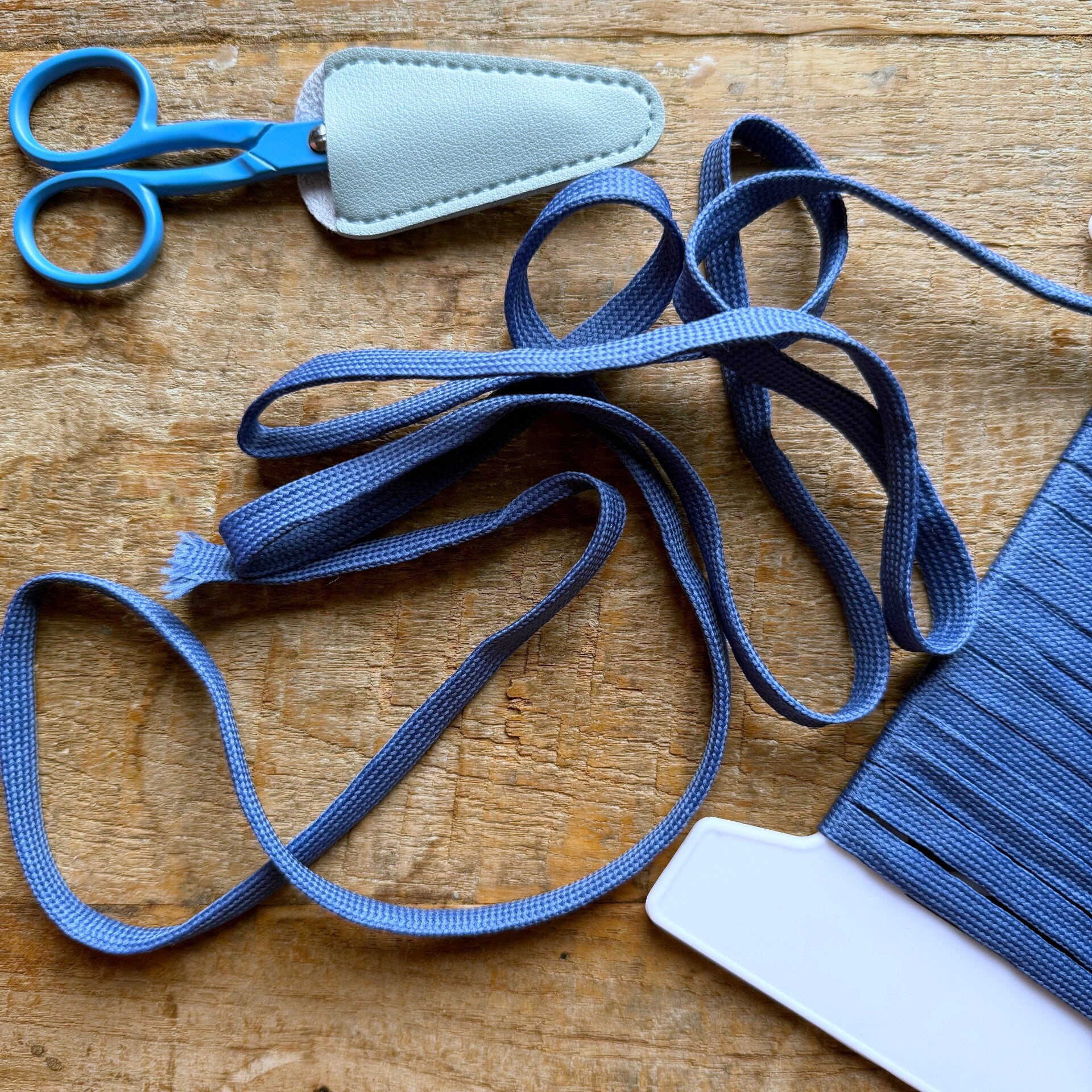 Blauw veterband/ plat koord dubbeldik – 9 mm