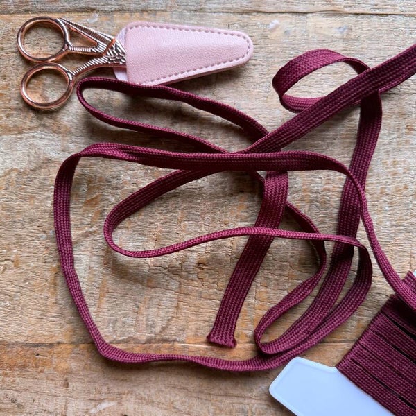 Bordeauxrood veterband/ plat koord dubbeldik – 9 mm