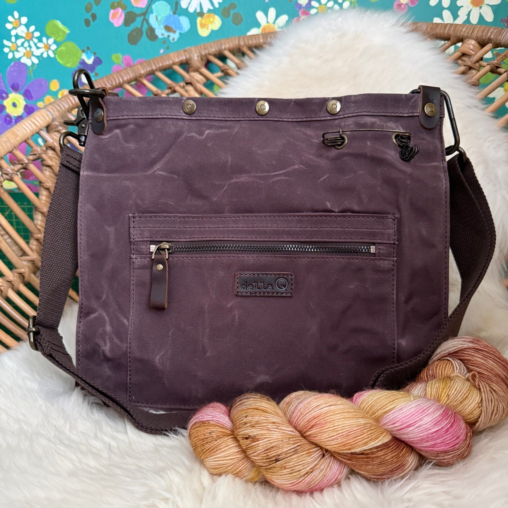 Della Q Makers Waxed canvas schoudertas/ handwerktas "Cacao"