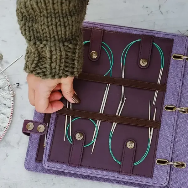 Della Q Hook & Needle Notebook "Plum"