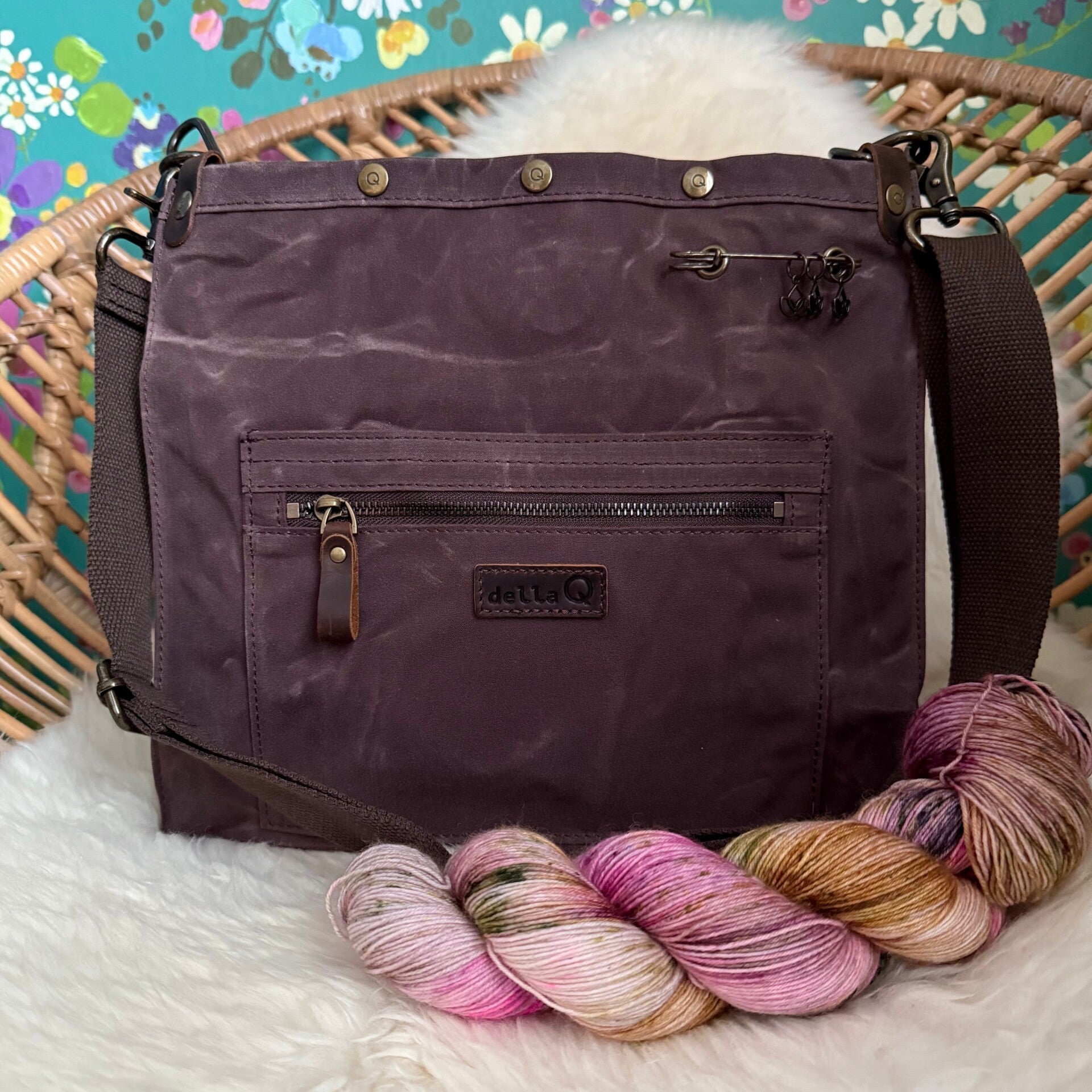 Della Q Makers Waxed canvas schoudertas/ handwerktas "Cacao"