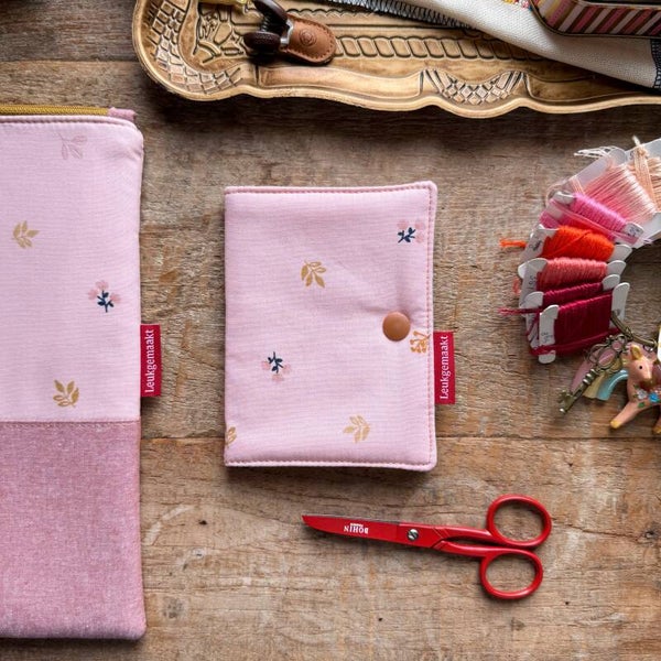Floss & Needle Book Soft Blush – boekje voor naalden en borduurdraden