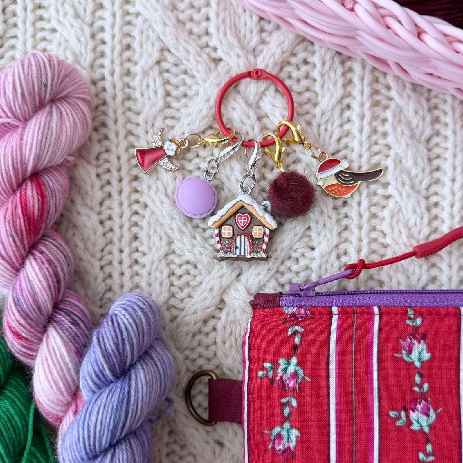 "Cosy Cottage Finds" Bag charm / progress keeper set