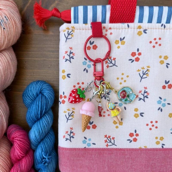 Bag Charm & Progress Keeper set – Salt & Strawberry