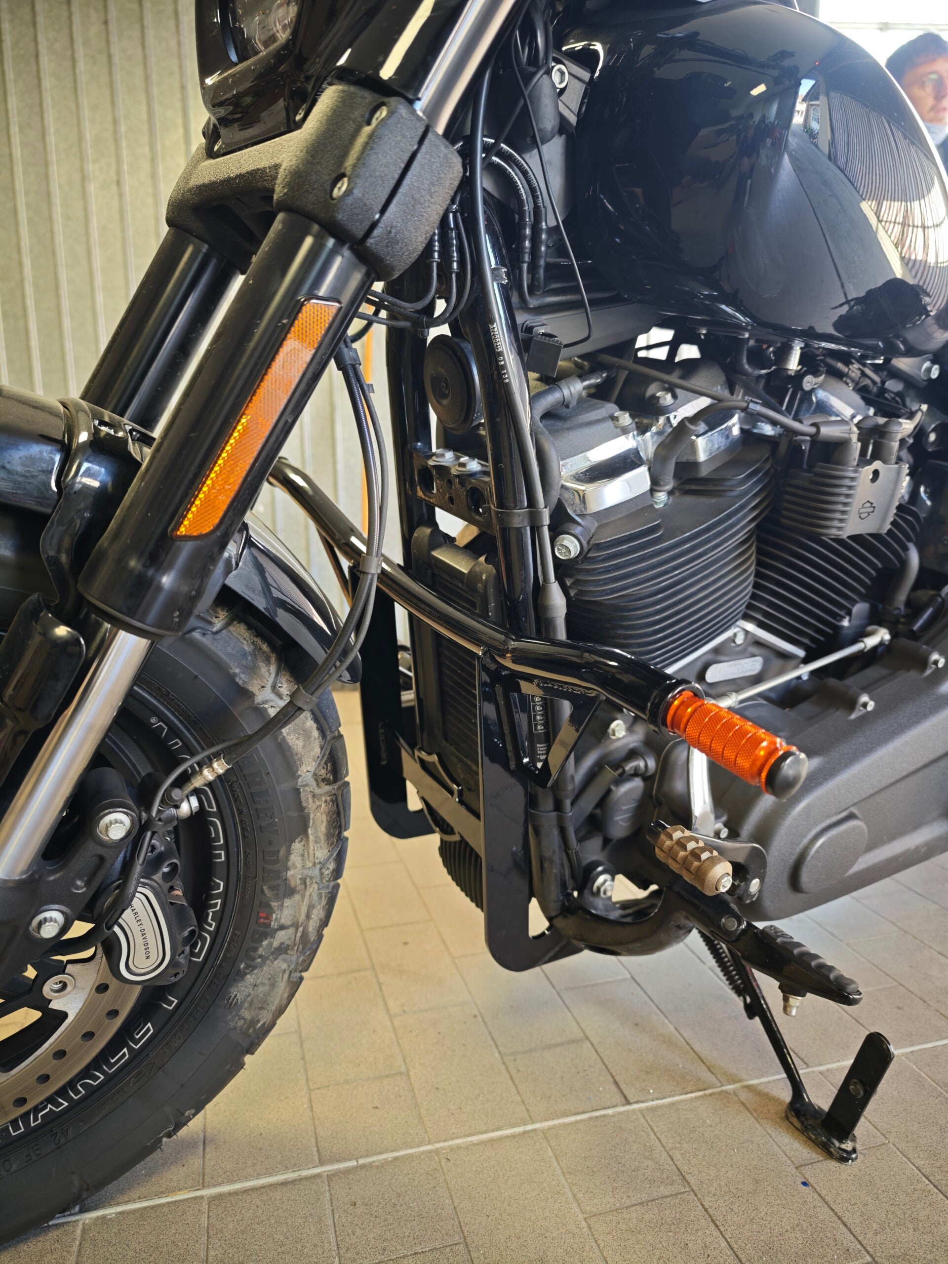 Front crash bar M8 (forward controls)