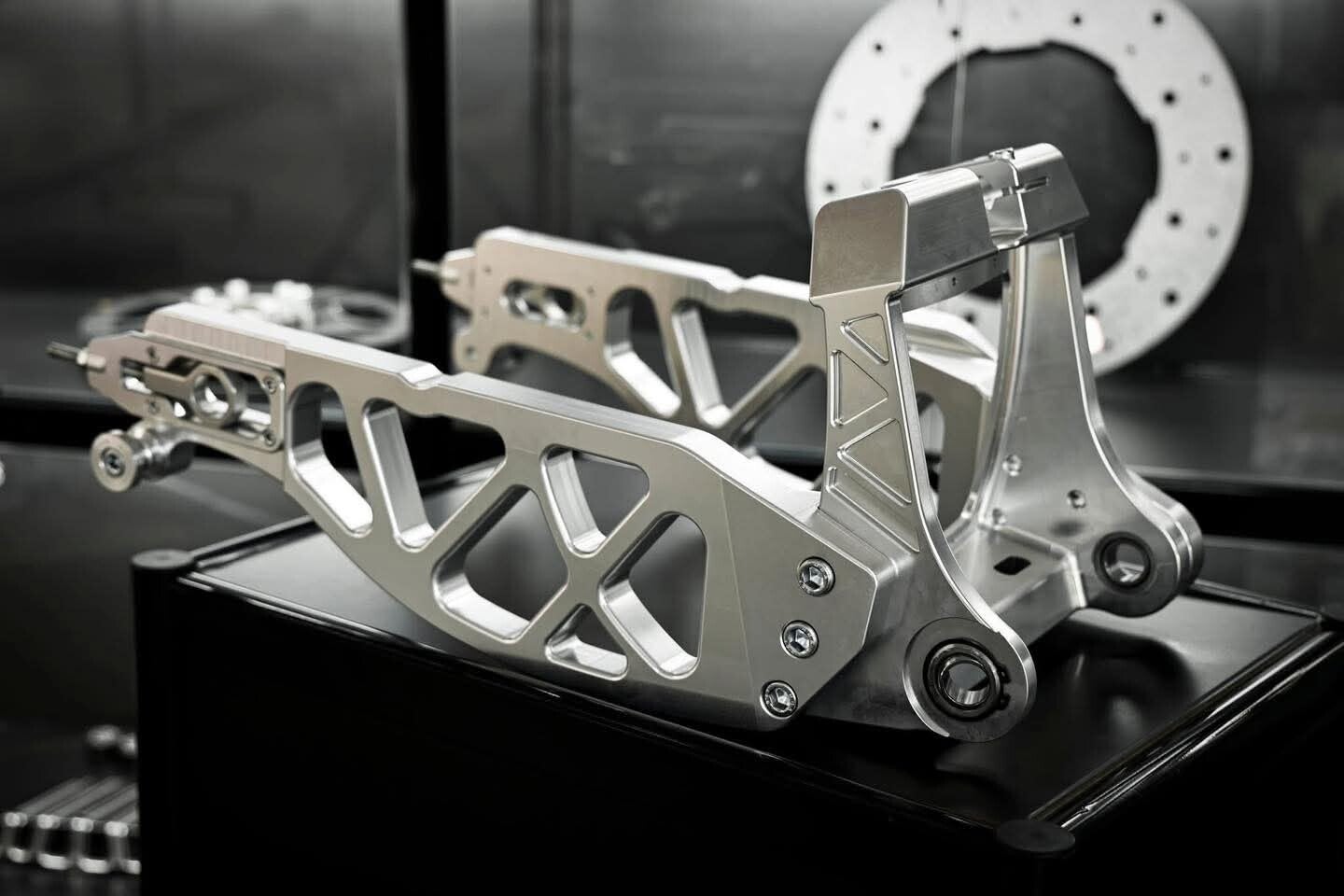 Swingarm Softail M8