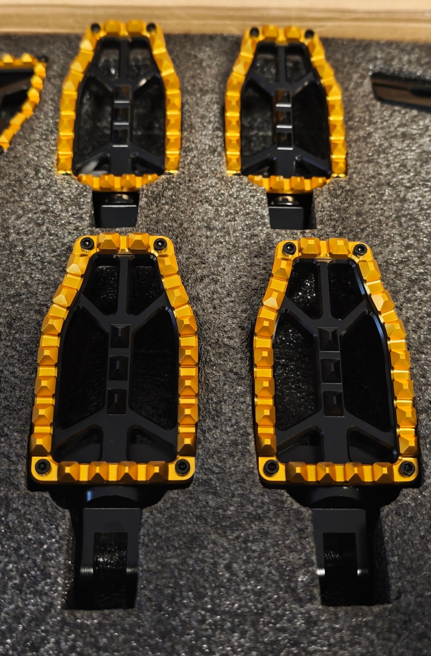 Mini Footpegs Softail M8