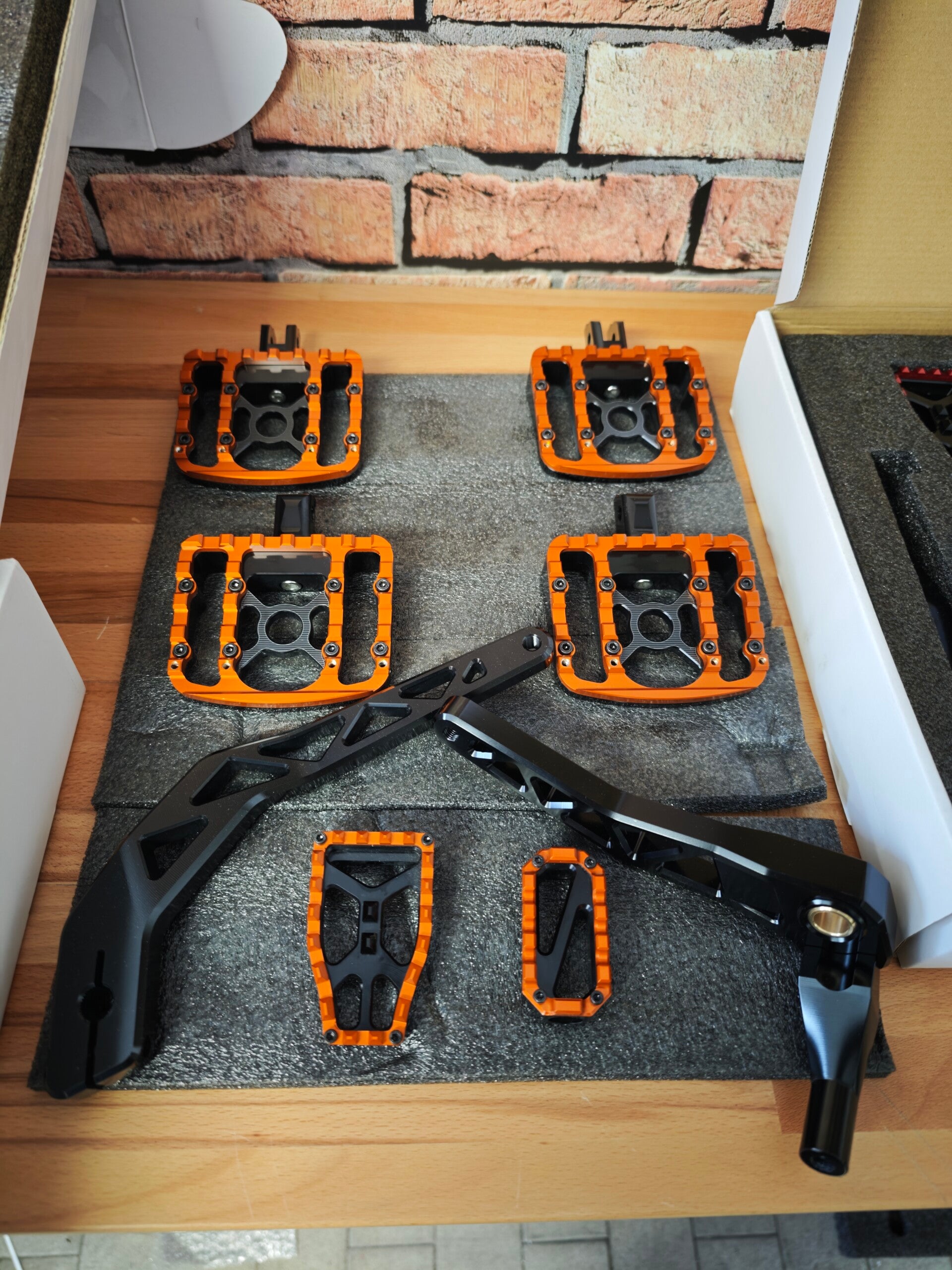 Front and rear floorboard large M8 softail