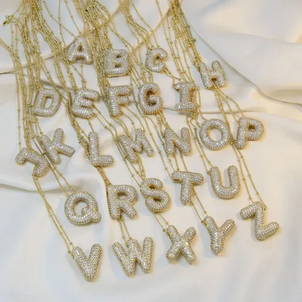 Collier avec lettre personnalisée